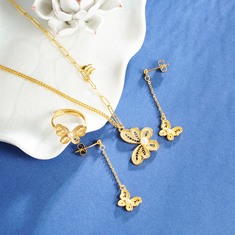 Collar de perlas de amor de flores de mariposa de oro de arena vietnamita durante mucho tiempo