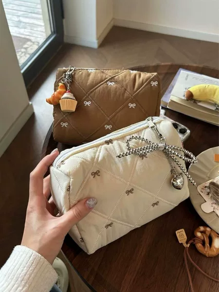 Bowknot Embroidery Autumn/Winter New Thickened Large Capacity Makeup Bag Portable Storage Toiletry Bag Cute 010