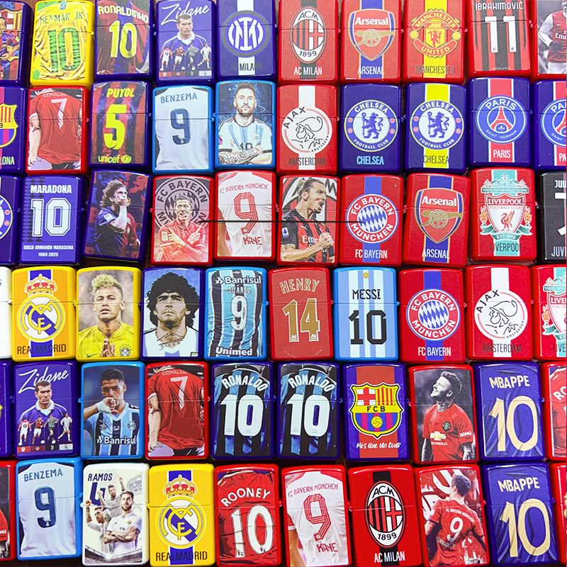 Encendedor de queroseno con diseño de jugador legendarario de la dinastía del fútbol, textura retro en relieve, acabado mate, artesanía