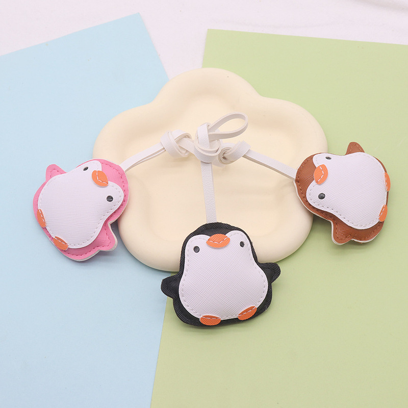 革 PU ストラップ漫画ペンギン動物キーホルダーバッグペンダント衣類アクセサリーアクセサリー工場卸売|undefined