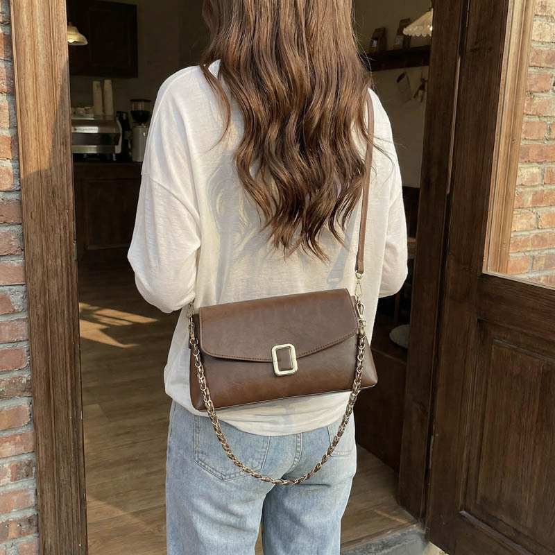 Bolso de hombro de ocio retro popular este año 2026 damas nuevo estilo de moda simple sensación cotidiana de hombro único bolso inclinado image 4