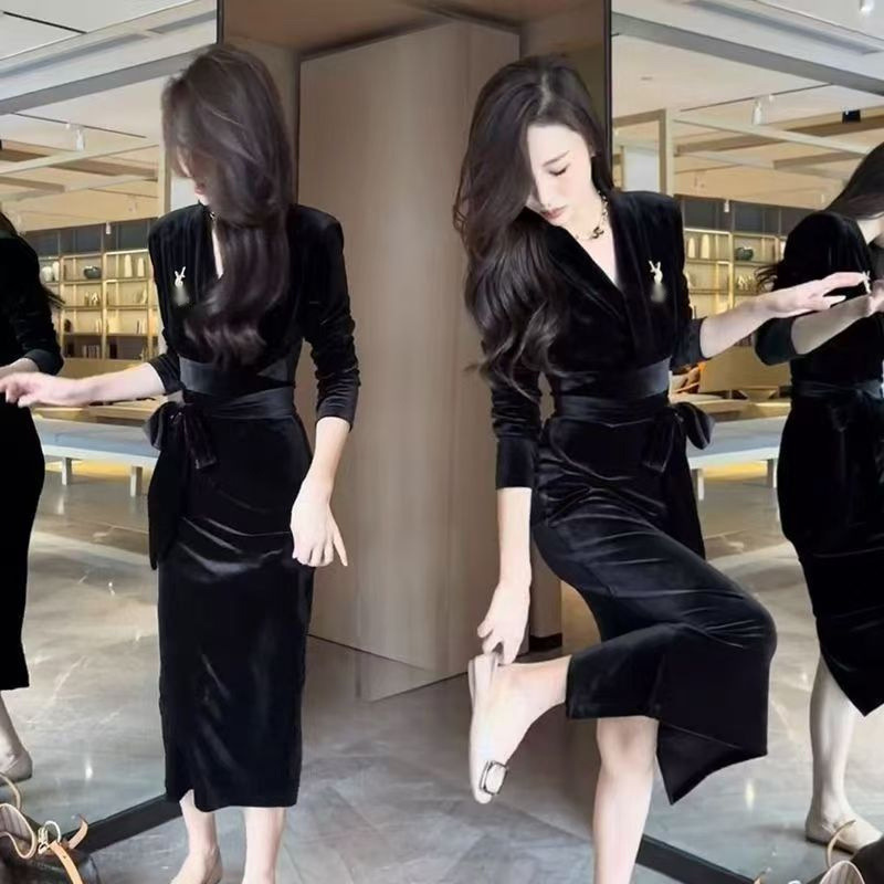 Autumn and Winter New Women's Black Elegant High-End Niche Dress Light Luxury Socialite Hepburn Style Velvet Evening Dress