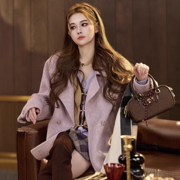 Tunt Autumn and Winter Misty Girl Light Sweet Noble Exquisite Diamond Button Lilac Wool Short Coat