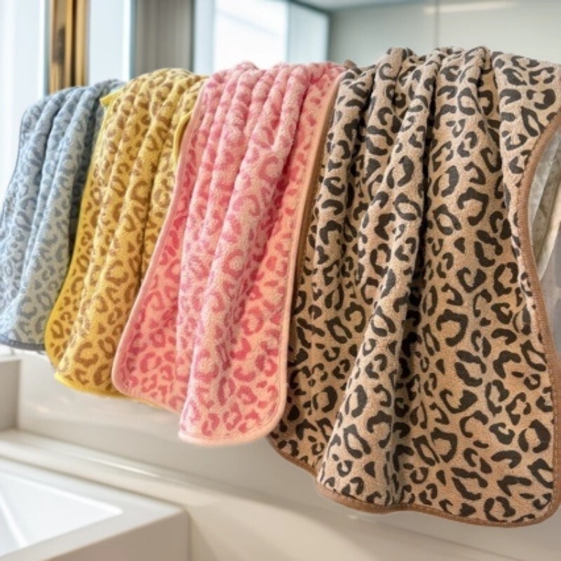 New Leopard Print Towel for Adults, Absorbent and Thick Face Towel, Non-Shedding Coral Fleece Towel, Cross-Border Shipping New Leopard Print Towel for Adults, Absorbent and Thick Face Towel, Non-Shedding Coral Fleece Towel, Cross-Border Shipping