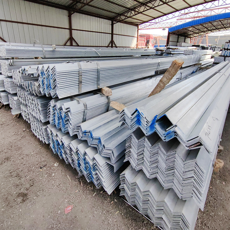 q235b角钢厂家批发 30*30黑角铁 50*50*5等边角钢 三角铁现货