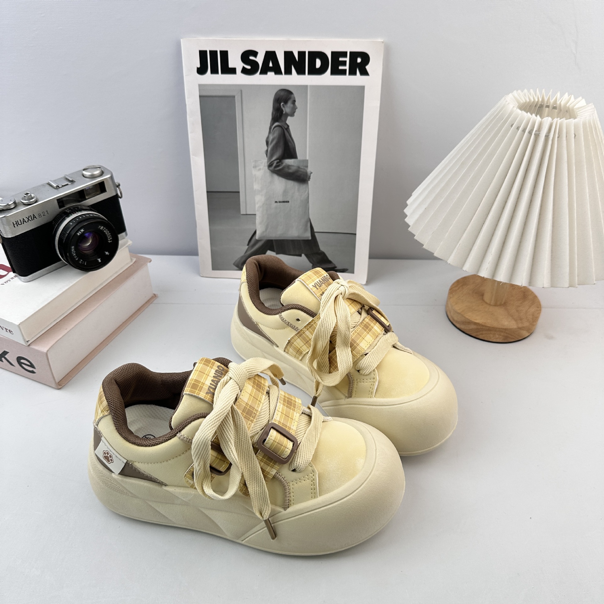 Yuanbo zapatos blancos de mujer leche fu fu zapatos de pan de cabeza grande estudiantes ociosos de soleas gruesas otoño y invierno zapatos casuales universales