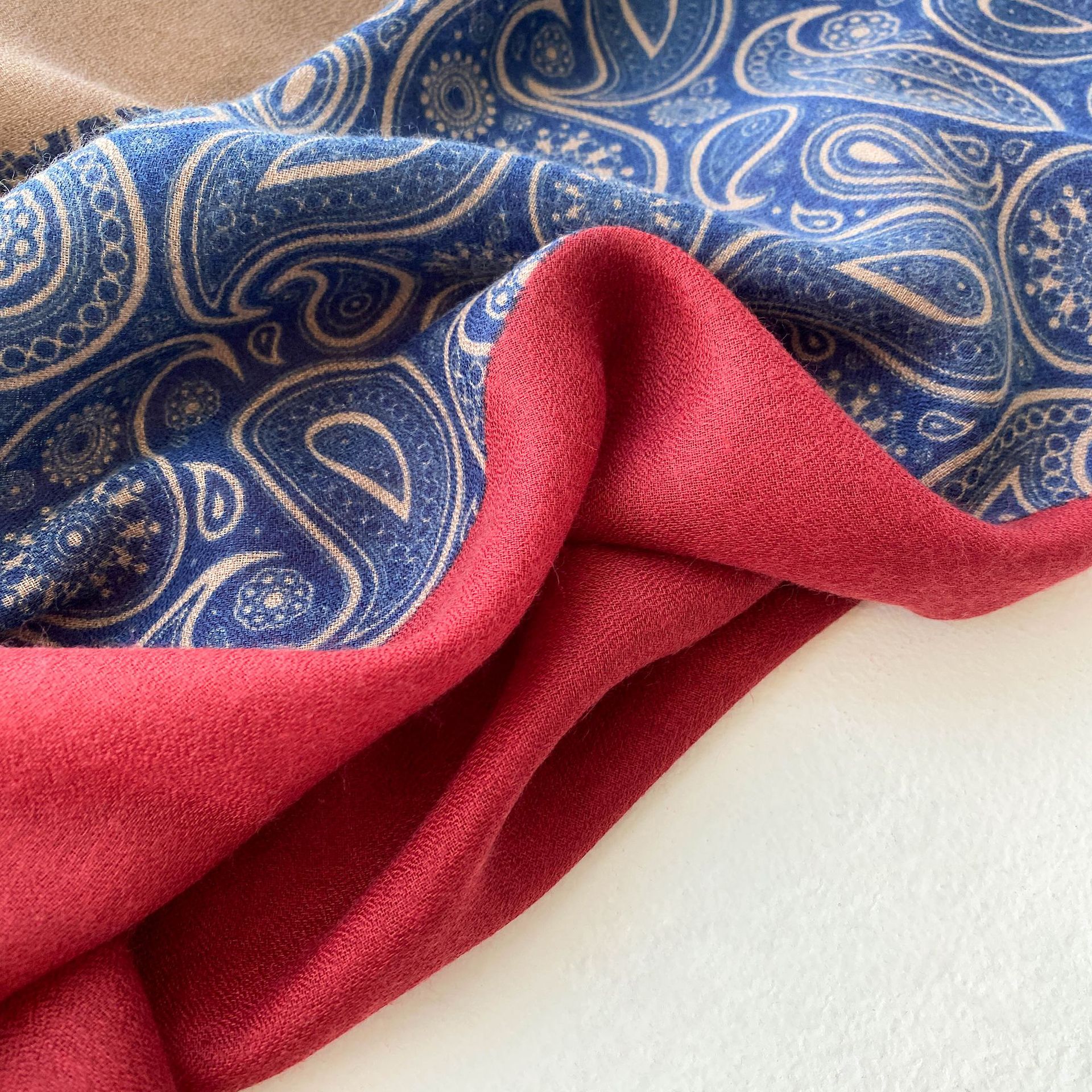 Suave Luz de algodón y lino sensación bufanda 135*135cm moda anacardo color coincidencia grande bufanda cuadrada viaje chal protector solar