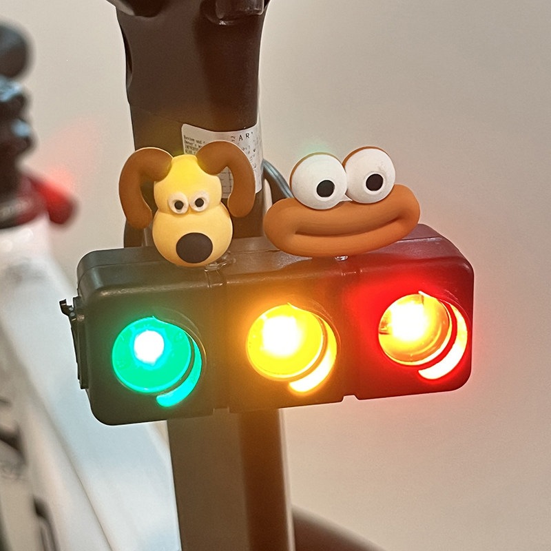 Suitable for bicycle riding tail lights, rechargeable, cute crayon elephant design, road and mountain bike warning light, flashing single light