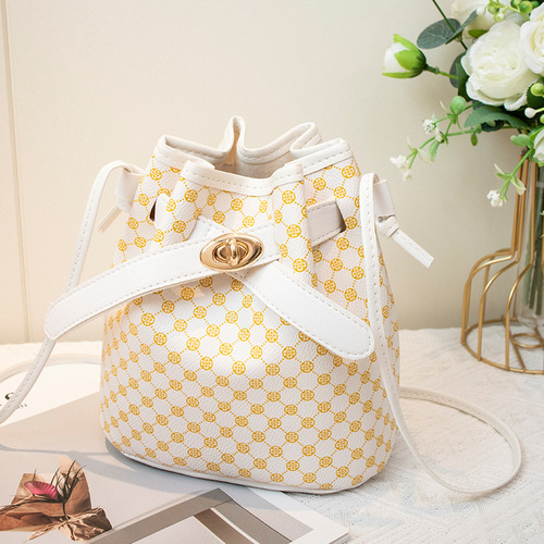 Bucket Bag with Chic Feminine Style, Large Capacity,  New Model Trendy Personality Print Commute Bag, Fashionable Single Shoulder Crossbody Bag