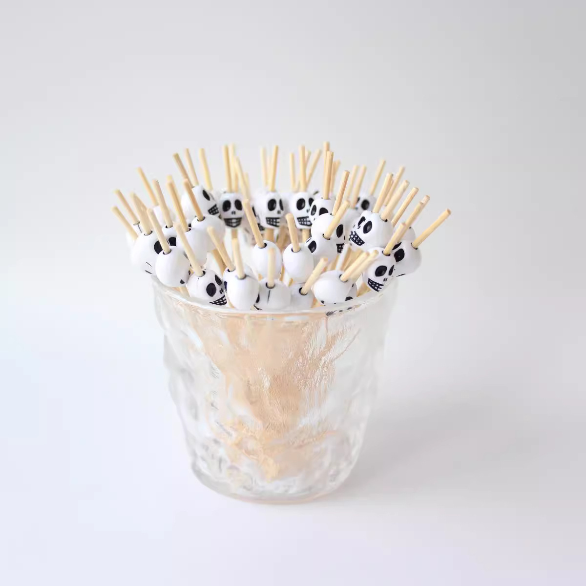 Halloween 10 × 12 White Skull Fruit Signo 100 pcs/paquete Cóctel creativo Palillo de bambú Palillo de dientes KTV Amazon