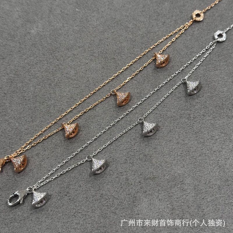 V Gold Full Diamond Fan-Shaped Bracelet for Women, Plated with 18K Rose Gold, High-Quality Light Luxury Pendant Bracelet, Exquisite Craftsmanship Version