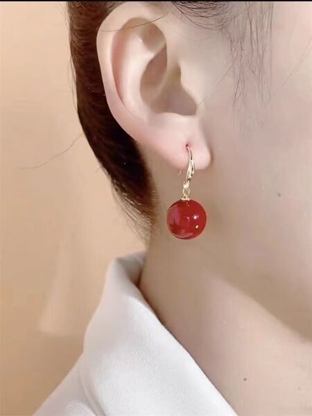 Red Pearl Earrings Women's Light Luxury Niche Design Ear Hook Light Luxury High-end Ear Studs 2024 New Wedding Earrings