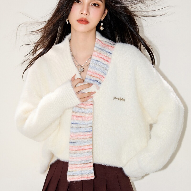 R5610气质2025休闲围脖拼接设计感针织衫男女V领休闲百搭情侣毛衣|undefined