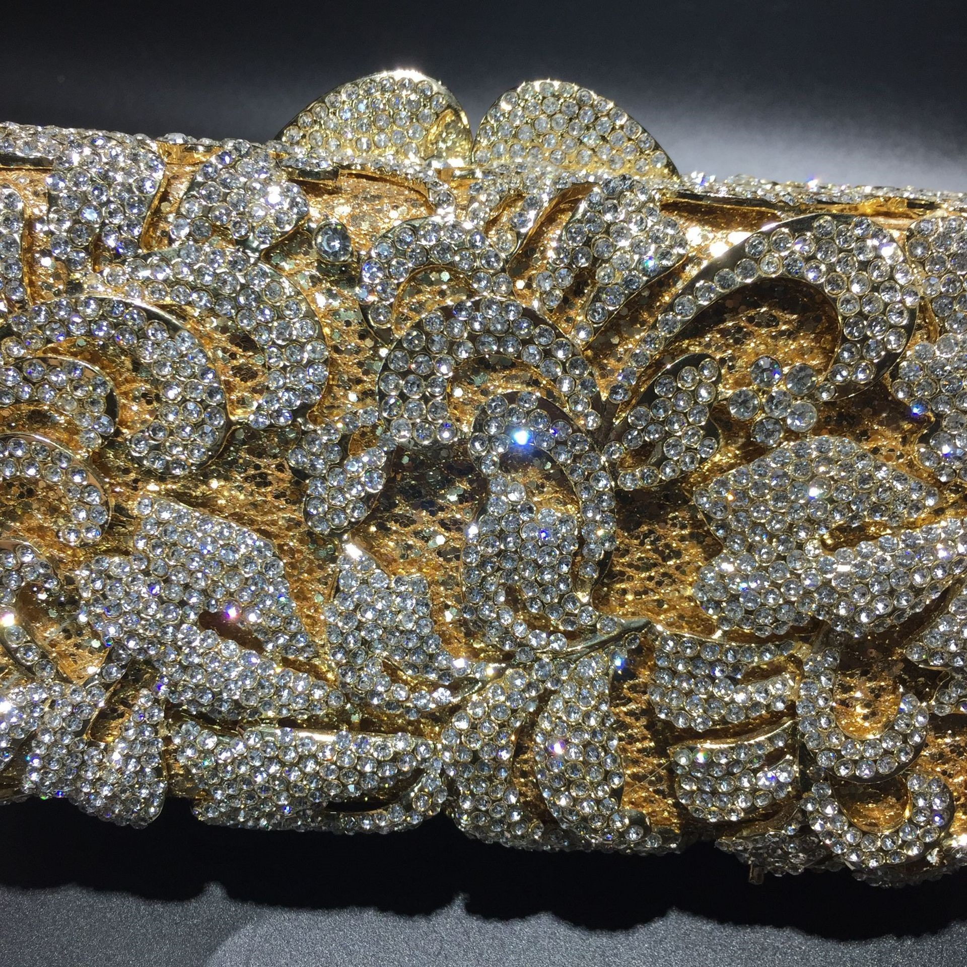 Aliexpress bolsas de mano de diamante de cristal de metal no vacío bolsas de cena de diamante hechas a mano caja dura cuadrada de diamante