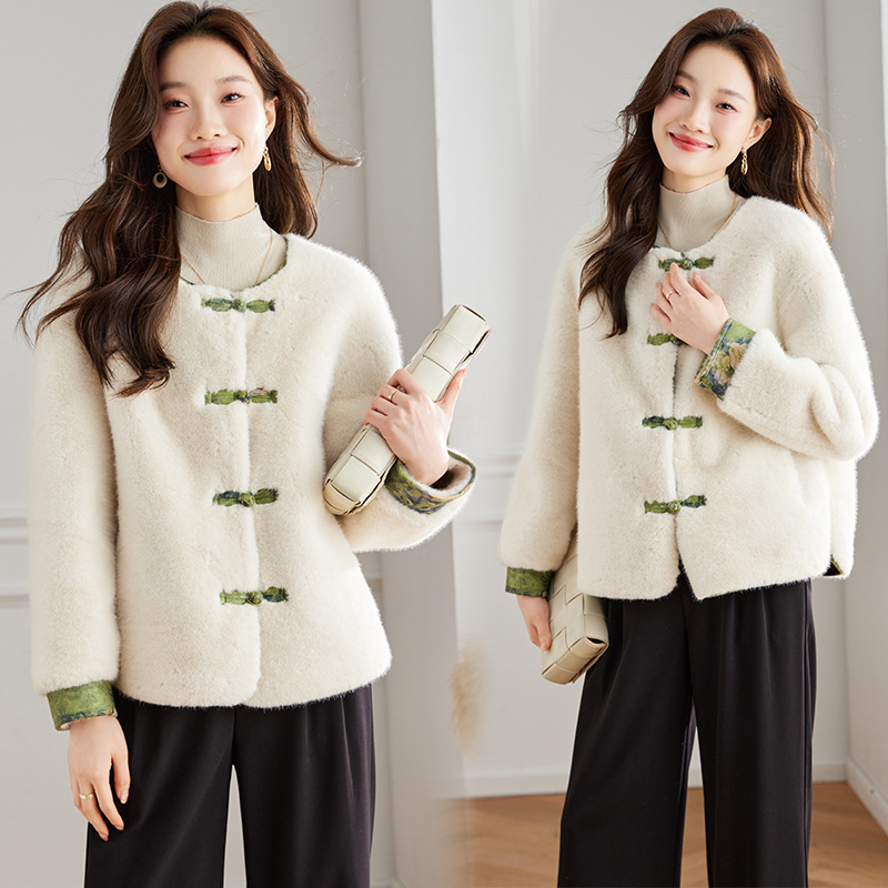 2023 Winter New Style Chinese Style Faux Mink Fur Button Round Neck Leather Coat, Thickened Composite Suede