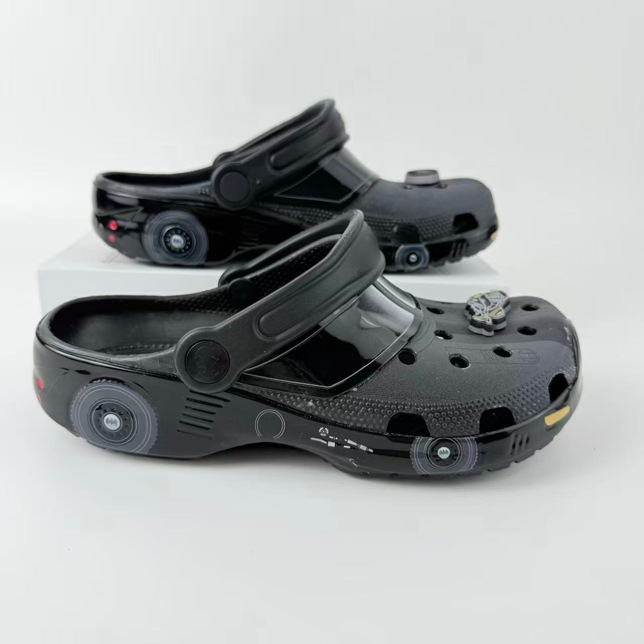 Batman Hole zapatos para niños zapatos de playa antideslizantes zapatillas al aire libre sandalias super suaves super ligeras rojas en línea