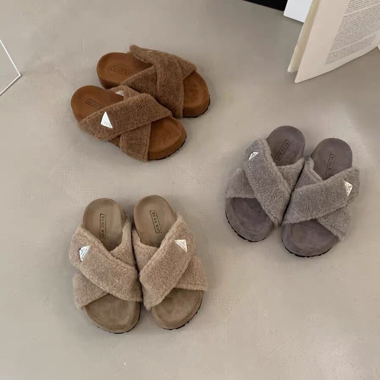 2025 Autumn New Retro Furry Slippers Women's Outerwear Temperament Furry Lazy One-Line Cotton Shoes Indoor Slippers