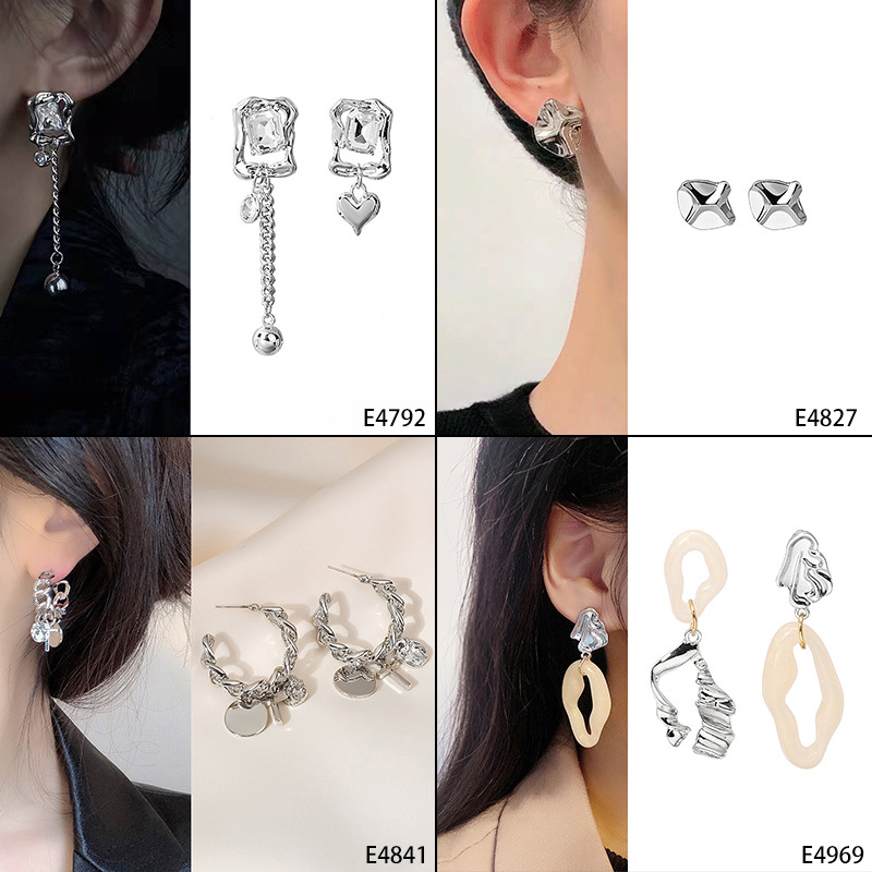 Alloy Material Tassel, Heart Shape, Flower Pattern 1 Pair Fashion Tassel Heart Shape Flower Inlay Alloy Rhinestones Earrings