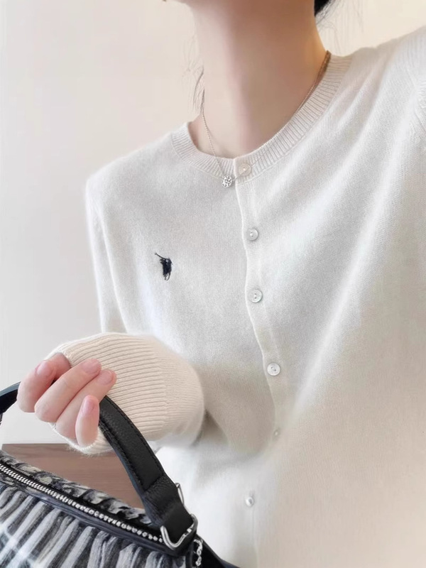 气质2025春秋款圆领刺绣短款毛女衣宽松100%纯羊毛开衫针织外套女|undefined