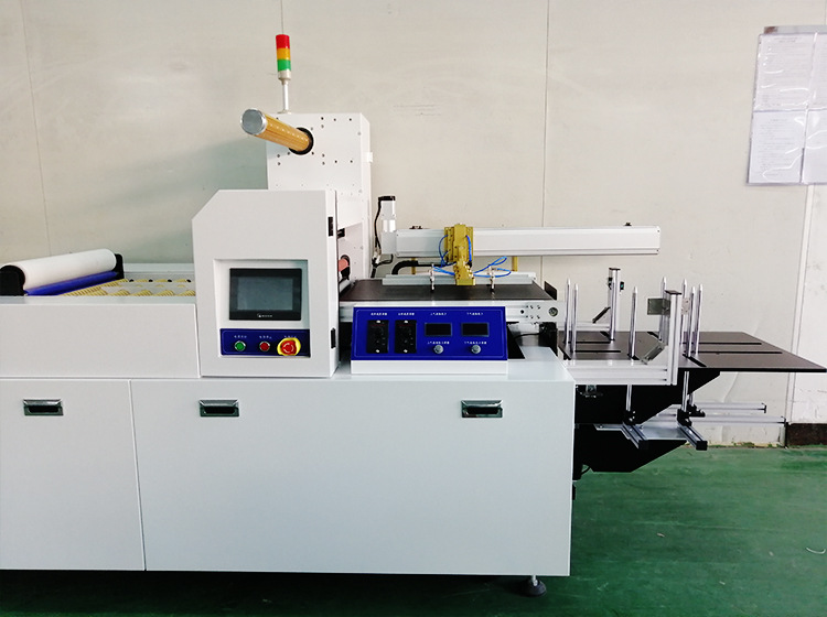 ZKFM-500+SL 雙面覆膜收料機(jī)-02.jpg