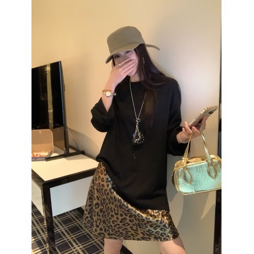 大码微胖时尚套装女秋季胖MM显瘦慵懒风长袖T恤豹纹半身裙两件套|undefined