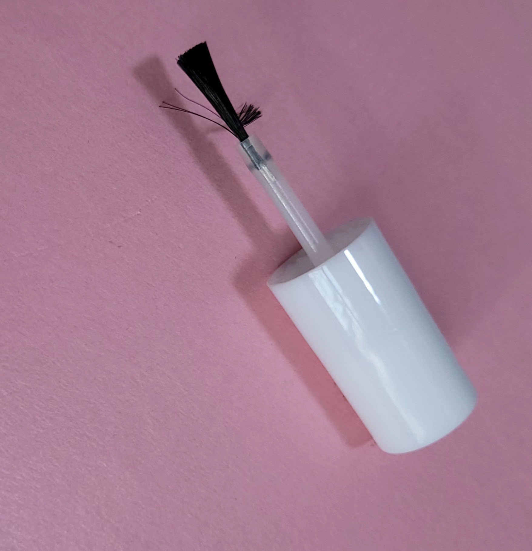 Botella de esmalte de uñas de dos cabezas Botella de pegamento para colorear productos para el cuidado de la piel Botella de maquillaje de subempaque Botella de brillo de labios portátil líquido de diferentes propiedades
