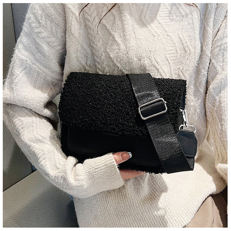 The 2024 new Korean-style trendy square lambskin patchwork single-shoulder crossbody bag is a fashionable and cute small square bag for girls undefined