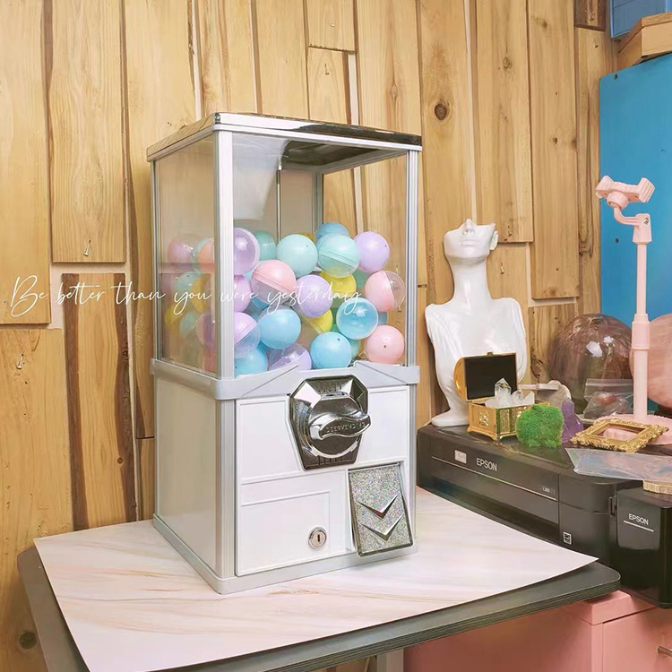 Máquina de gashapon de celebridades de Internet nueva máquina de regalo de cápsulas de código de escaneo de monedas comerciales máquina de bolas de accesorios de drenaje de eventos de centros comerciales a gran escala