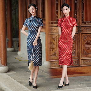 Oriental retro Chinese dress Qipao Cheongsam for girls red and blue dot long to spend her old double Chinese cheongsam wedding dress