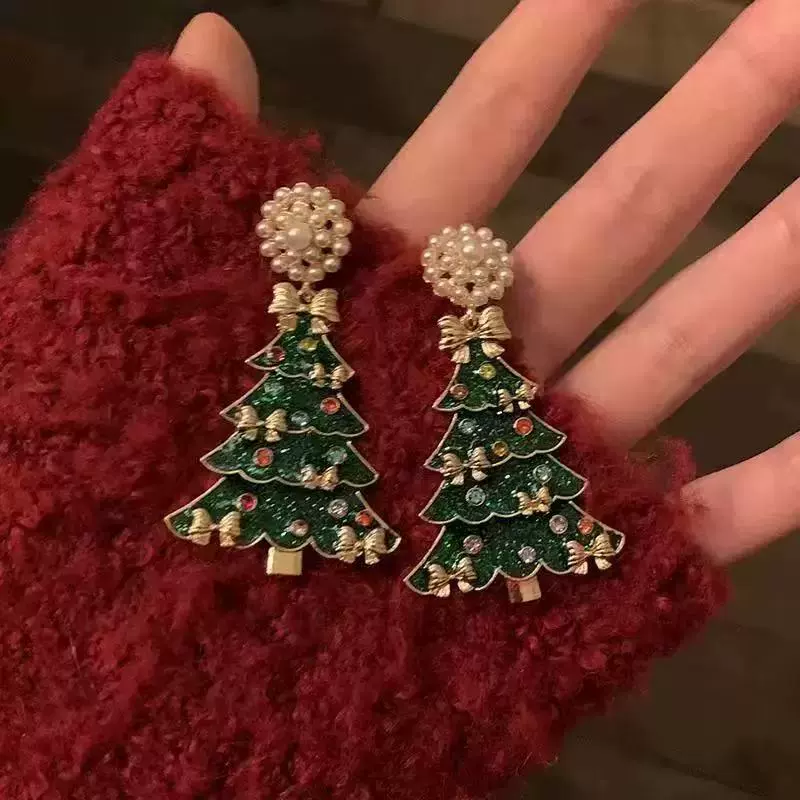 Asymmetrical Earrings, European Style for Elderly, Christmas Motifs, Lightweight 10 cm