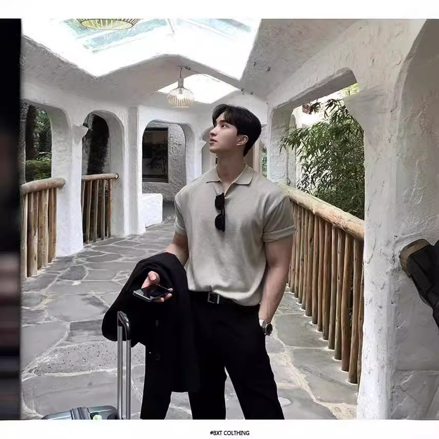 Camiseta POLO de manga corta de color sólido para hombre, estilo nuevo de verano, versión coreana, corte ajustado, versátil, informal, con cuello de solapa, moderna