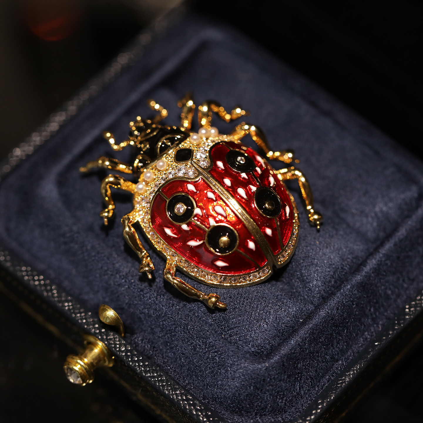 Xi Liang Feizi Original Design Cute Enamel Ladybug Brooch Personalized Fashion Clothing Accessories Insect Corsage