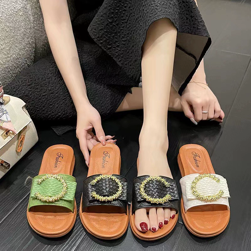 Тапочки в стиле Chanel, женские летние модные домашние пляжные тапочки TikTok с милой мягкой подошвой, одним словом, для верхней одежды