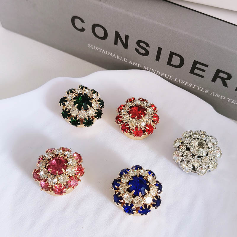 Eleganti vintažinės sąsagos ir marškinių sagos_voghion.com