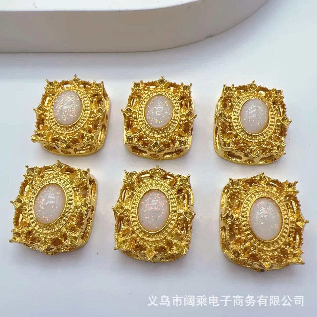 ダイヤモンドの長い方の大きい魔の箱の多い八穴のジルコニウムのdiyの手作りのビーズのブレスレットのネックレスの合金のアクセサリーのビーズの部品