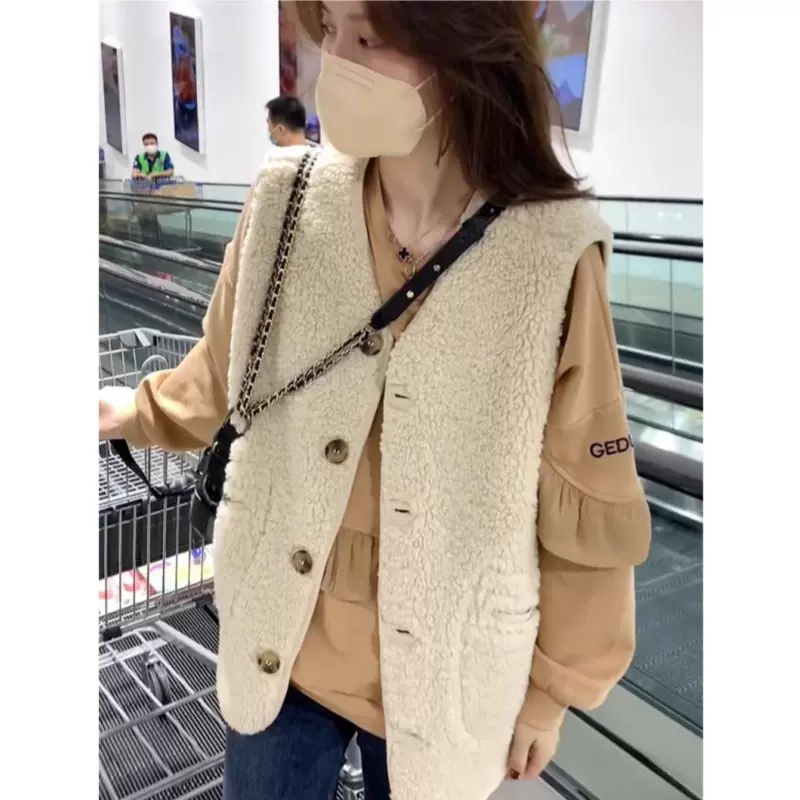 2025秋冬文艺宽松大码女装叠穿马夹外穿坎肩洋气背心羊羔毛马甲