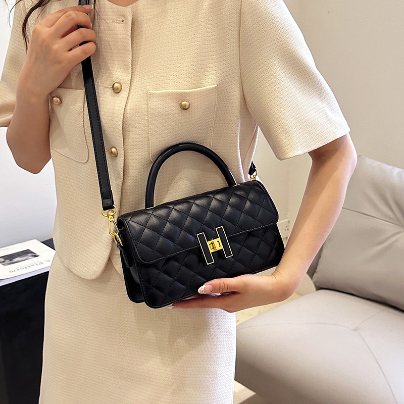 2023 new style small fragrant style rhombic bag new fashion shoulder bag design sense all-match handbag_voghion.com
