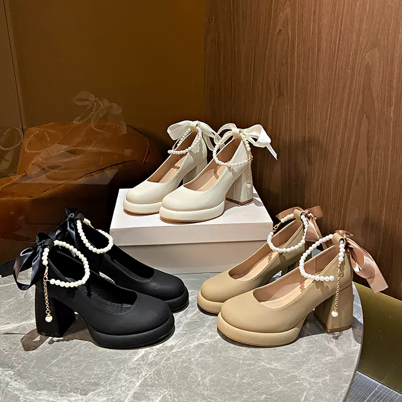 2025春季圆头粗跟一字带凉鞋学院风珍珠装饰休闲女鞋PU材质橡胶底