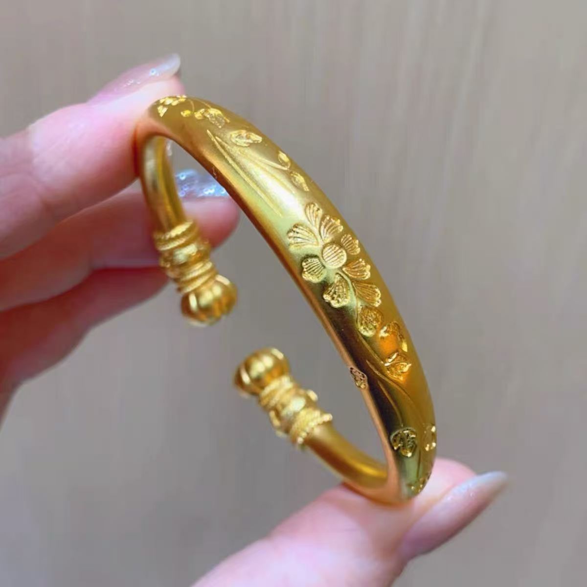 New Chinese-style alloy antique gold traditional plum blossom double-bead open bangle for women, fashion jewelry, live broadcast wholesale