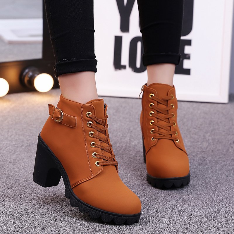 Round Toe Metal Buckle High Heel Women's Boots Autumn 2024 New Fashion British Style Thick Side Zipper Short Barrel Martin Boots