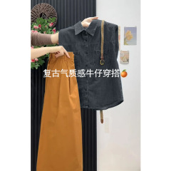 韓国系のレトロな袖なしのデニムの上着のベストはカジュアルな気質の半身のスカートの女性の夏の2025の新型の2セットを配合します。