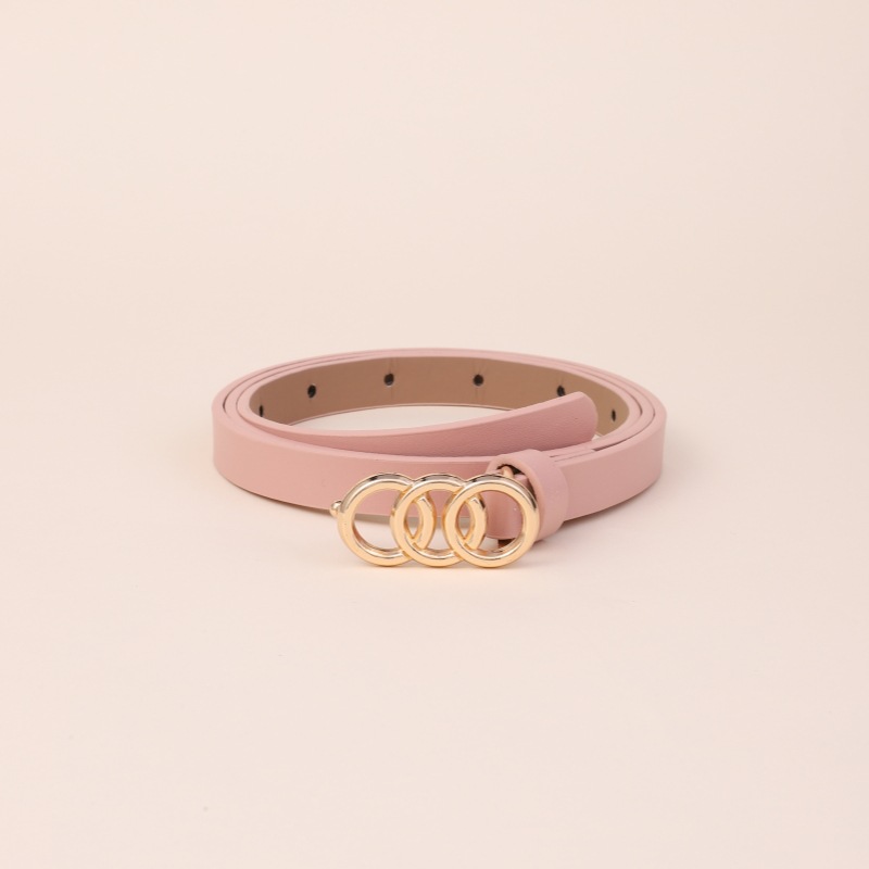 Cinturón femenino estilo coreano, versátil para vestido o jeans, color negro, diseño de tres anillos, moderno y elegante.