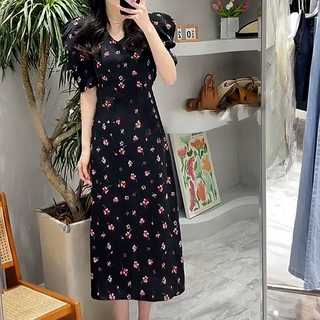 法式赫本2026新款高端精致黑色碎花裙子夏高级感泡泡袖碎花连衣裙