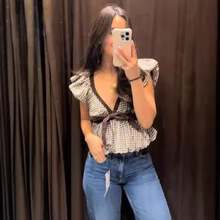 ZA�羳�W�����QŮ�b���uͨ�����ļ��͹Űٴ��yV�I�o���r��