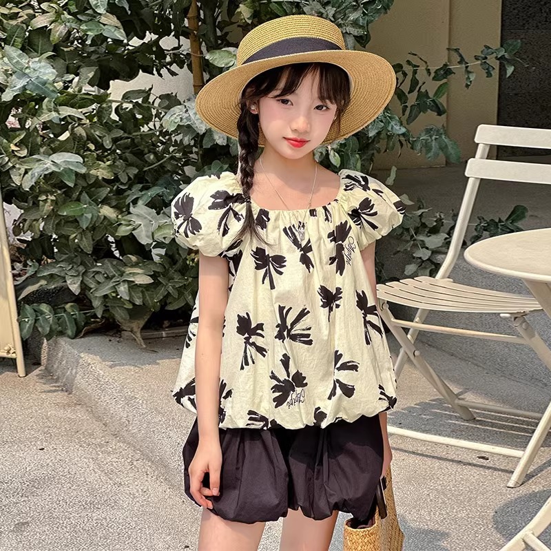 Vestito estivo per bambine 2024 nuova versione coreana taglia media camicia a maniche corte per bambole pantaloncini a forma di bocciolo di fiore per bambini due pezzi_voghion.com