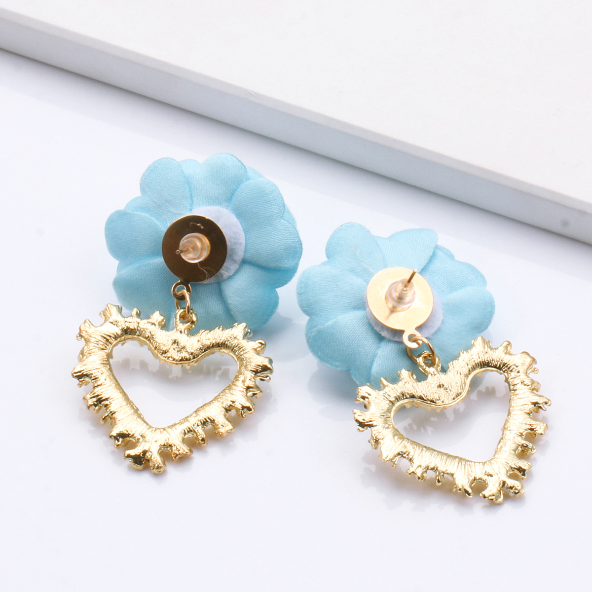 Fashion Heart-shaped Flower Alloy Earrings Wholesale display picture 18