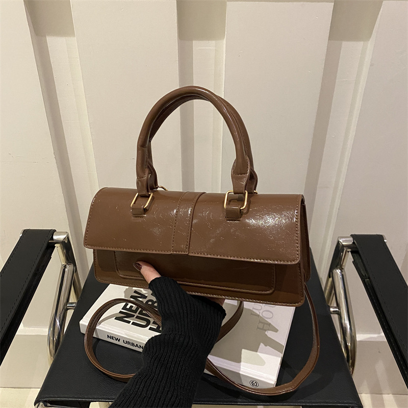 2026 New Elegant Casual Fashion Retro Spring Large Capacity Solid Color Crossbody Shoulder Handbag Baguette Women's Bag