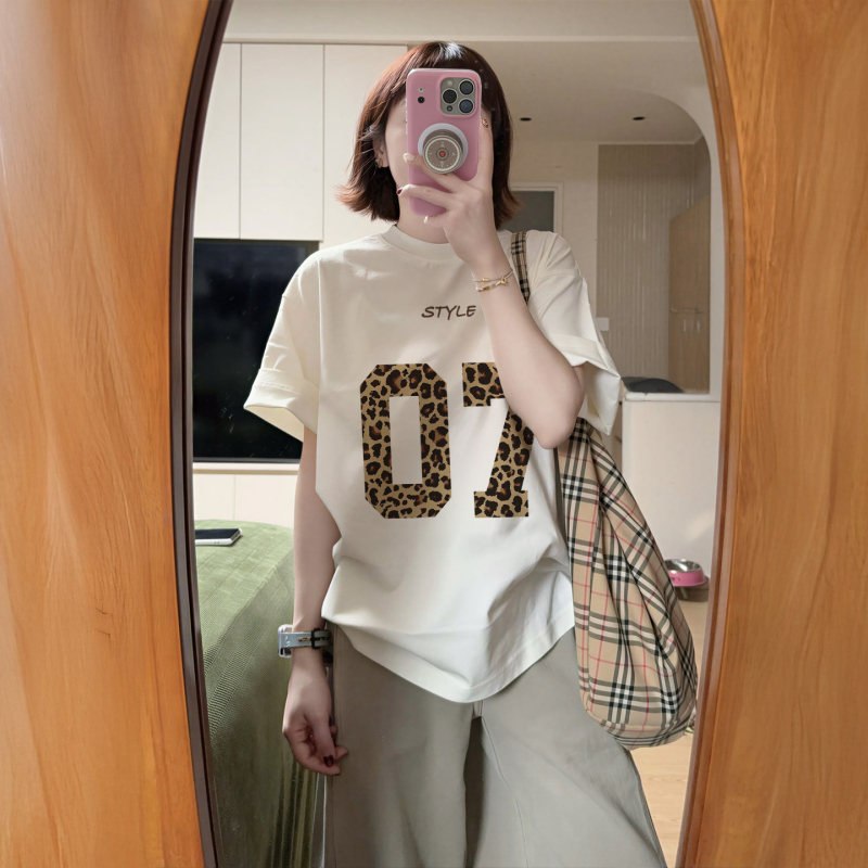 White Pure Cotton T-Shirt for Women, Short-Sleeved, 2026 New Summer Style, Loose Half-Sleeve Tee, Unique and Beautiful, Very Attractive Top