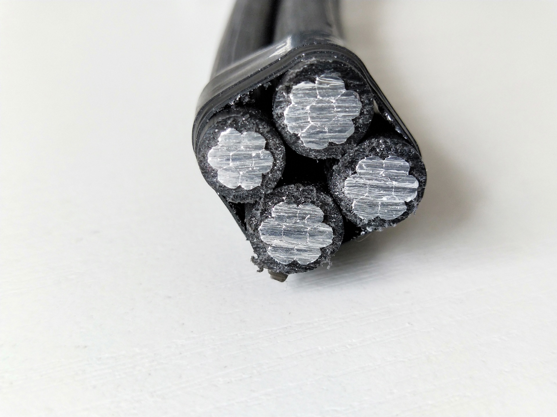 ABC铝芯架空绝缘电缆 出口非洲南美标准 XLPE绝缘 4*95