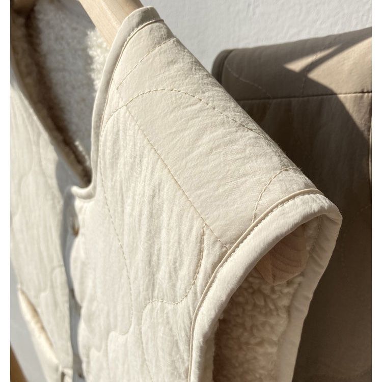 Off-Season 2024 New Lamb Wool Warm Large Pocket Vest for Women Practical Reversible Design Vest Jacket